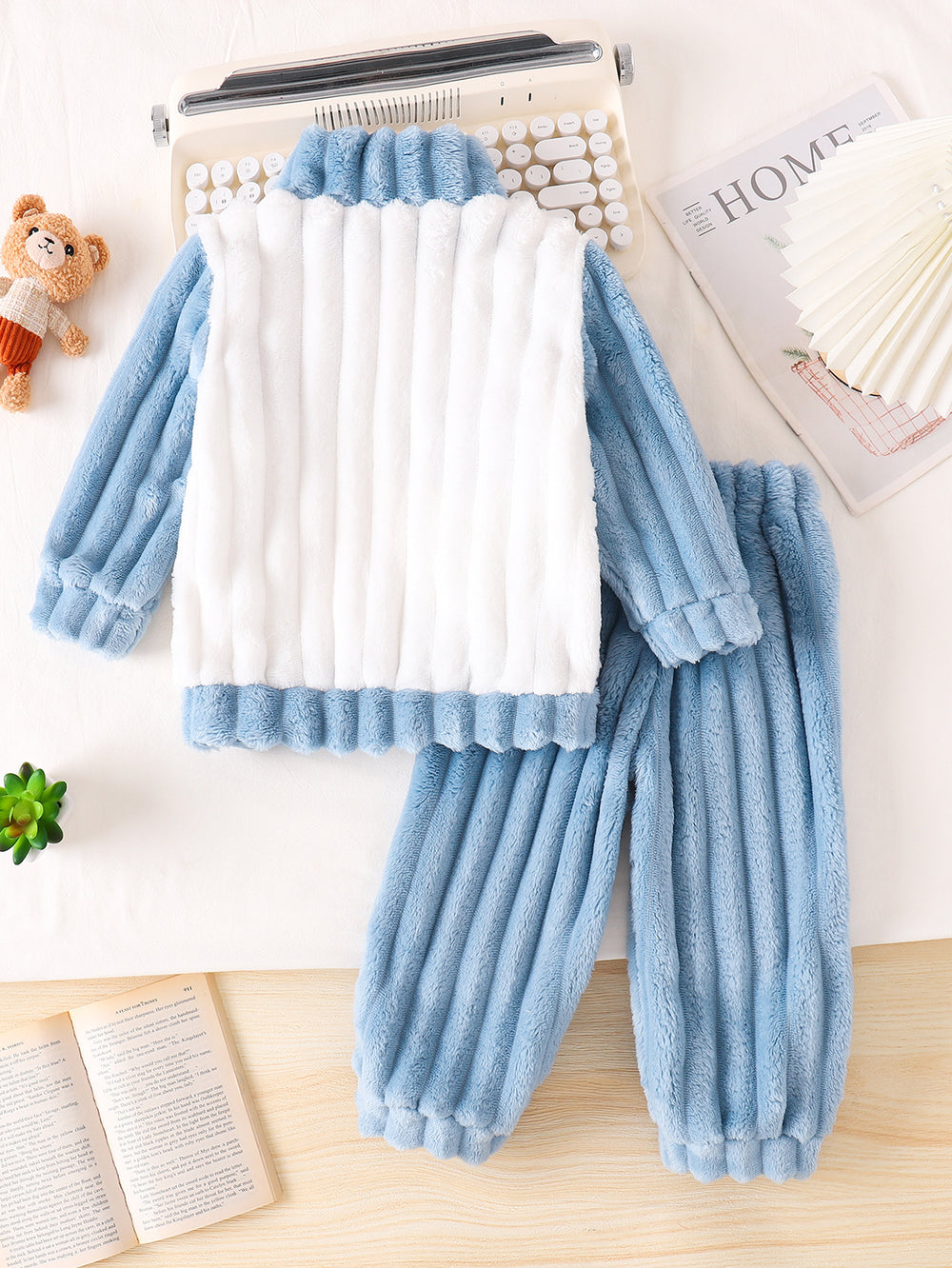 Autumn/winter kids' two-piece set: thickened flannel zip-up jacket and pants, cartoon design, girls' warm loungewear set
