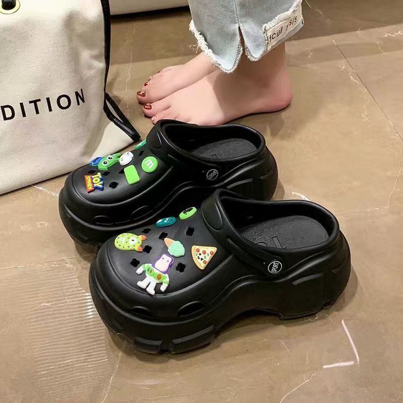 2024 new arrival croc shoes summer women's outwear thick solecute non-slip fashionpopular breathable toe slippers