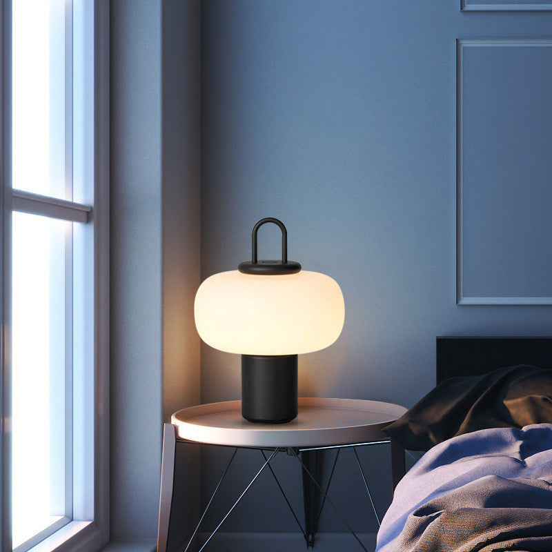 Post-modern minimalist light luxury table lamp - designer bedside lamp for guest room, bedroom, and living room decoration - high-end glass table lamp
