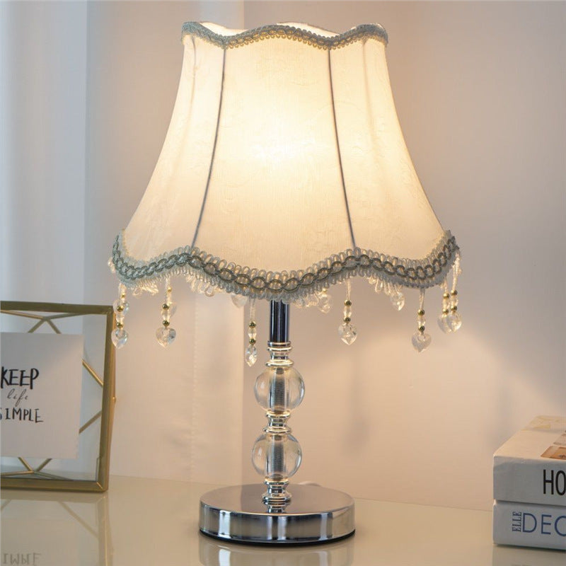 European-style bedroom decor: cozy retro table lamp for wedding rooms - creative, modern, unique, romantic night light with adjustable brightness for nursing