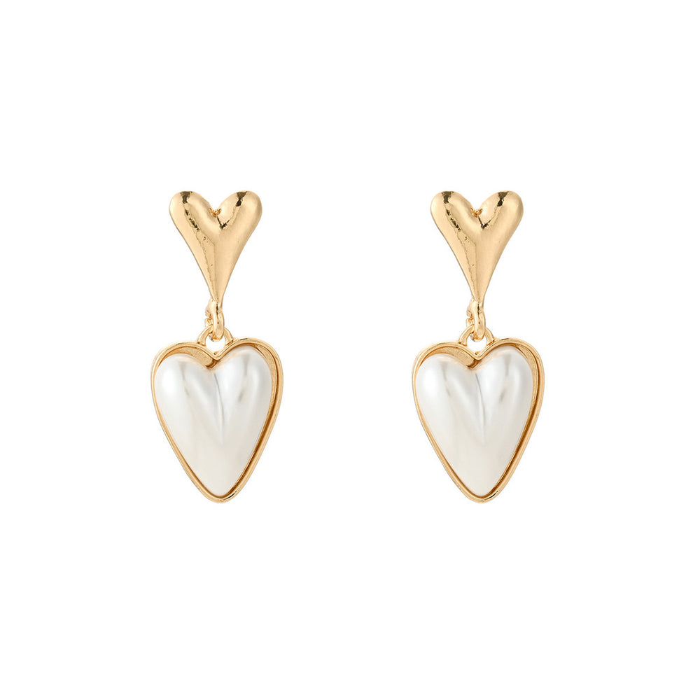 Wholesale pearl stud earrings for women - european and american fashion, statement earrings with a high-end feel, geometric irregular flower and heart earrings for women
