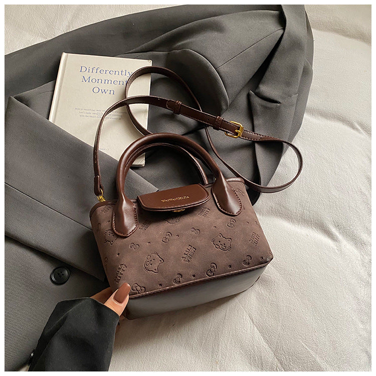 Simple and stylish crossbody bucket bag, 2025 autumn/winter vintage-inspired commuter casual bag, understated luxury niche handbag, shoulder bag