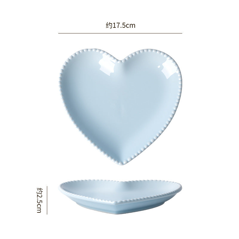 Creative heart-shaped ceramic dish - unique heart plate for snacks, jewelry, home use, cake, fruit, and heart-shaped desserts