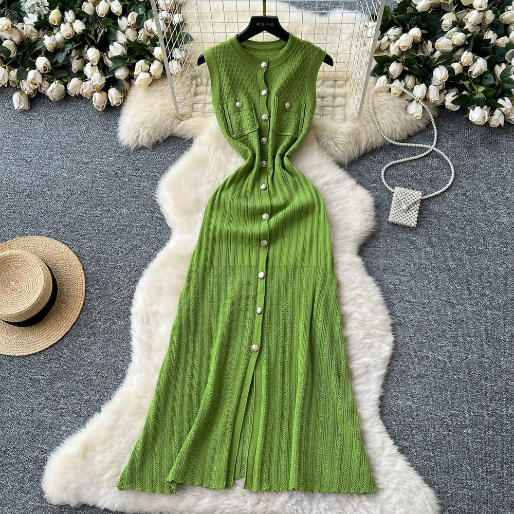 Chanel-inspired, high-end, round-neck, sleeveless, metal-buttoned, slim-fit, figure-flattering knit dress for women, new summer 2025 collection