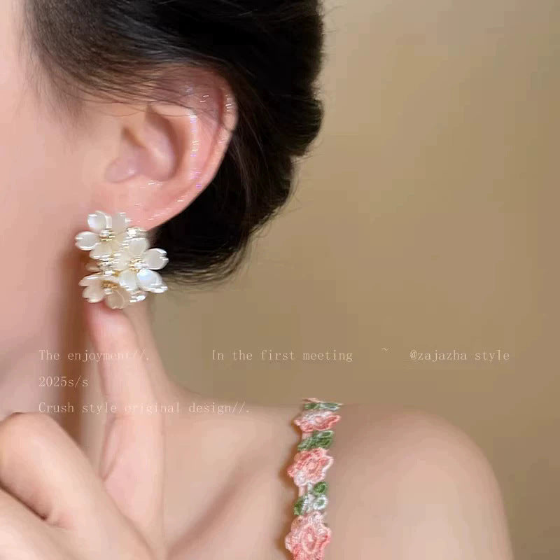 Spring break style white floral earrings - unique dopamine studs, niche design, versatile earrings