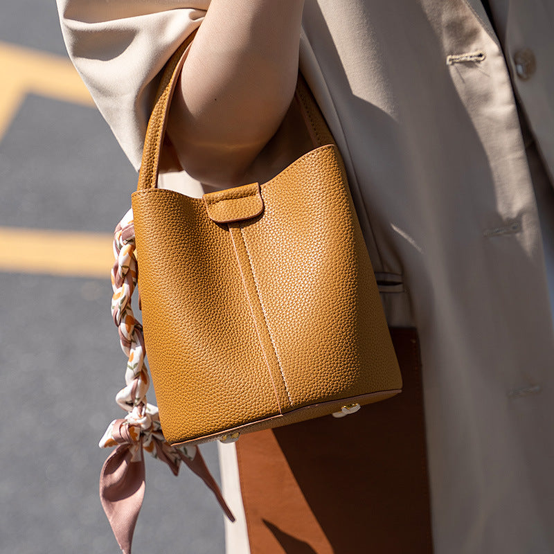 Bucket bag 2026 new handbag women's fashion simple elegant high-quality european and american popular retro crossbody bag