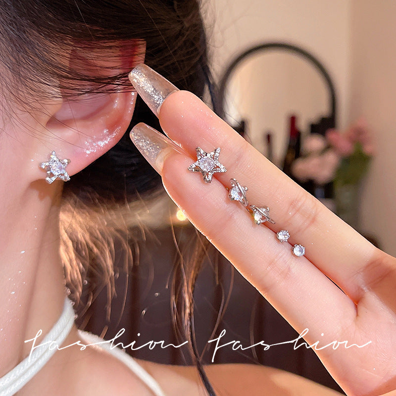 Exquisite, dazzling star earrings for women, featuring full cubic zirconia. these understated yet luxurious stud earrings are perfect for everyday wear, commuting, and effortlessly complement any outfit