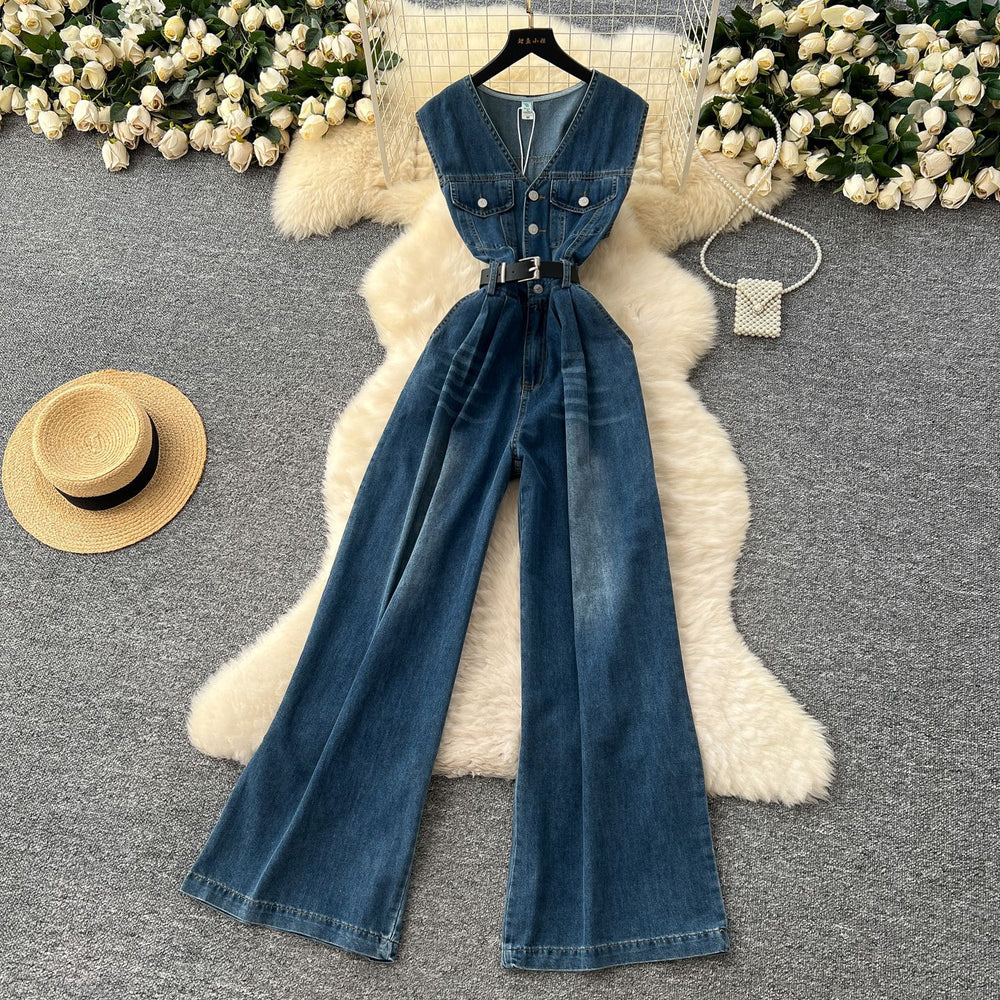 Sophisticated retro chic v-neck sleeveless jumpsuit for women -  summer collection: high-end, tie-waist denim wide-leg pants