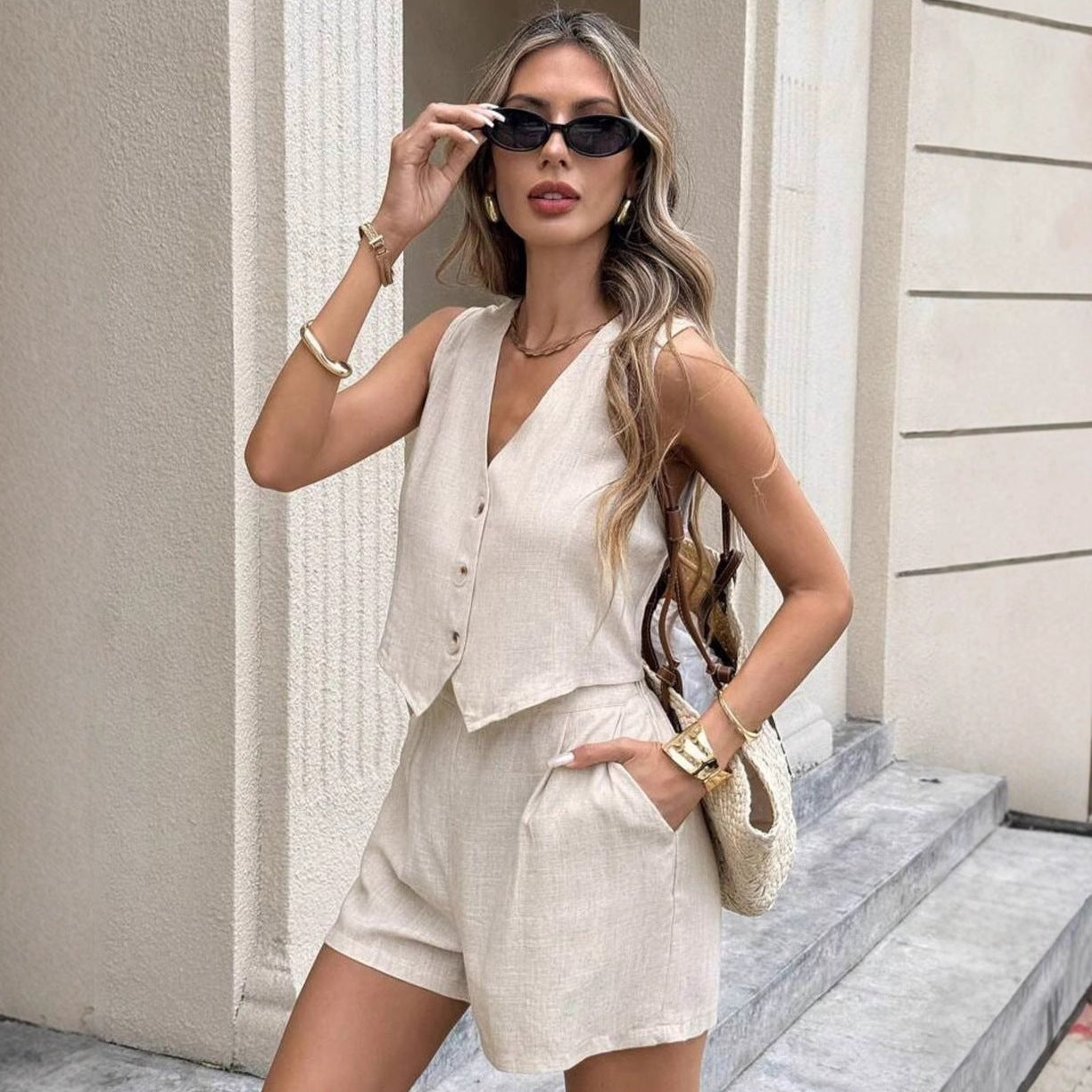 Cross-border European and American women's clothing temperament elegant sleeveless V-neck vest vest shorts women's  solid color cardigan two-piece set