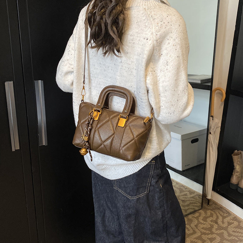 Retro handbag bag 2025 new fashion shoulder bag messenger bag women's bag fashion trend small square bag