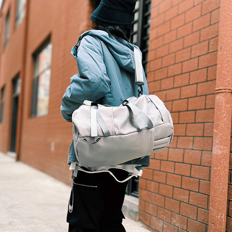 Short trip bag Large capacity sports messenger backpack Dry and wet separation fitness bag Stylish and lightweight portable duffel bag