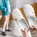 Customized 2022 new clogs women's summer outdoor korean style couple fashion beach shoes wear-resistant sandals and slippers for men