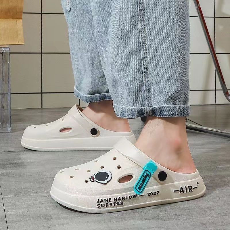 Men's clogs slippers - 2023 new arrival: durable, non-slip, thick-soled, casual outdoor wear, korean style, soft sole, closed-toe beach sandals