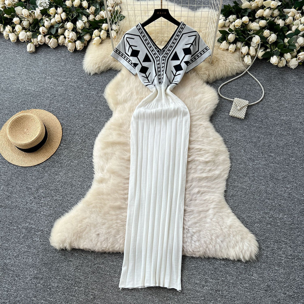 Vintage ethnic print v-neck knit dress - women's summer slim fit, figure-flattering, elegant & chic maxi dress