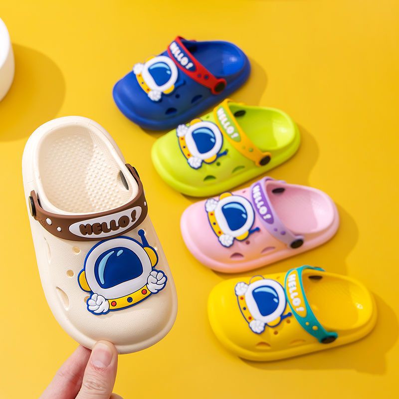 Kids crocs slippers boys summer cartoon indoor stepping on shit cute outwear soft bottom baby bathroom sandals