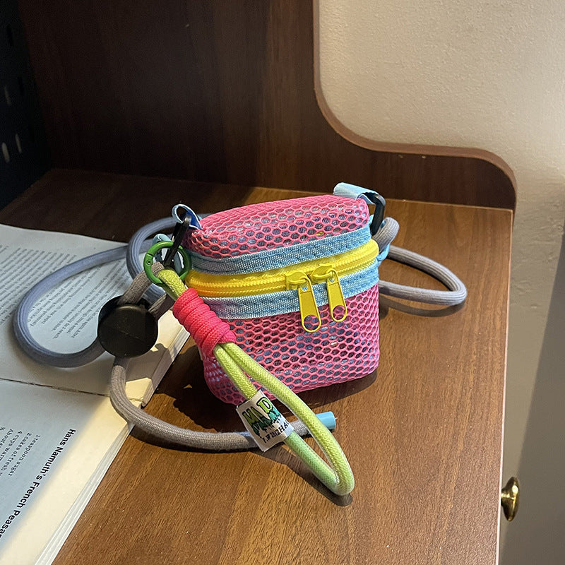 Cross-border exquisite super-fire hollow bag women's 2025 new summer versatile messenger bag mini change bag mouth red envelope