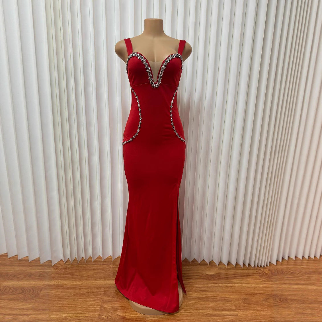 Europe, America,  's new women's clothing, sexy flash diamond decorative hip-wrapped slim suspender dress