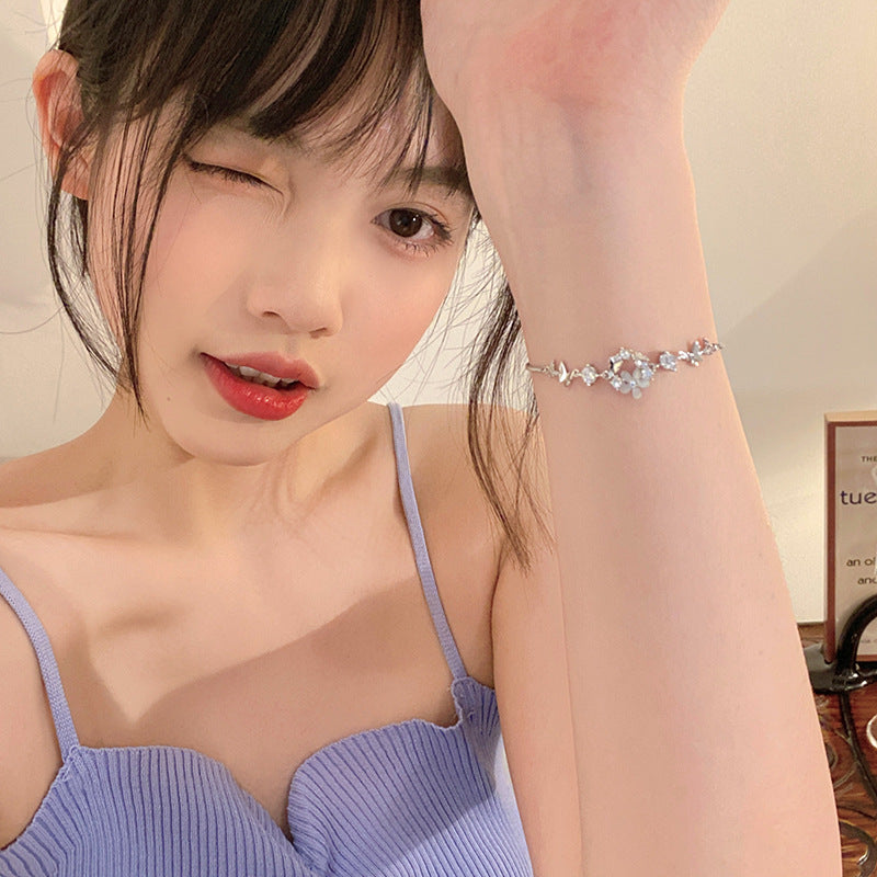 Korean floral pull bracelet - women's ins design, high-end butterfly friendship bracelet, bowknot titanium steel, hypoallergenic