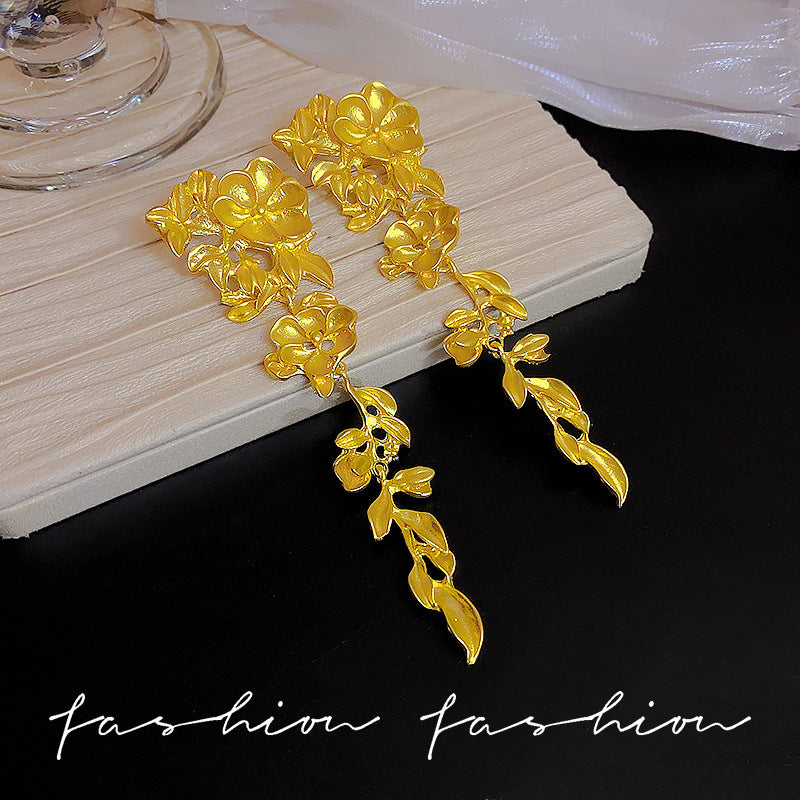 Vintage floral tassel earrings - new spring collection, lightweight luxury, high-end studs, unique statement earrings, elegant dangle earrings