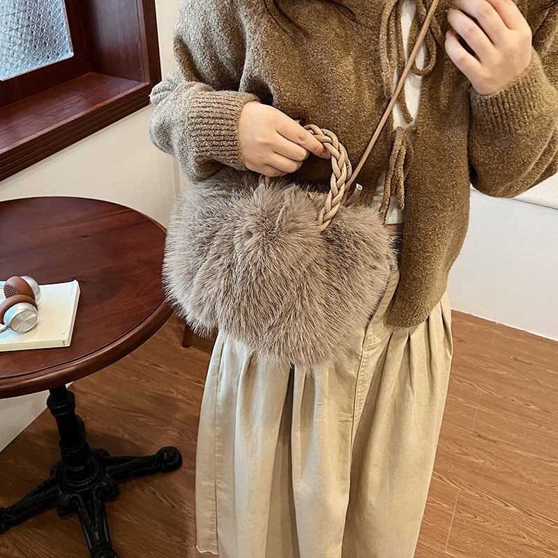 Handheld fluffy bag women's 2023 new autumn and winter pleated cloud bag high-end plush bag single shoulder messenger bag