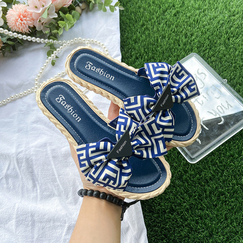 Korean style high-value sandals & slippers - women's summer outdoor comfort, vacation vibes, one-strap slides, indoor home use, non-slip beach shoes