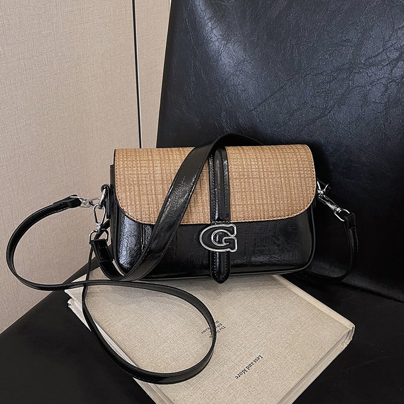 Fashion bag women's new Korean version of casual commuting simple shoulder bag high sense versatile foreign style portable messenger bag