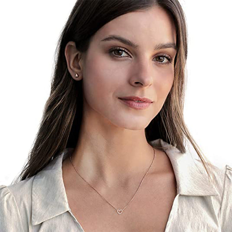 Amazon heart-shaped diamond necklace for women, heart pendant design, choker necklace, elegant necklace wholesale, new light luxury style