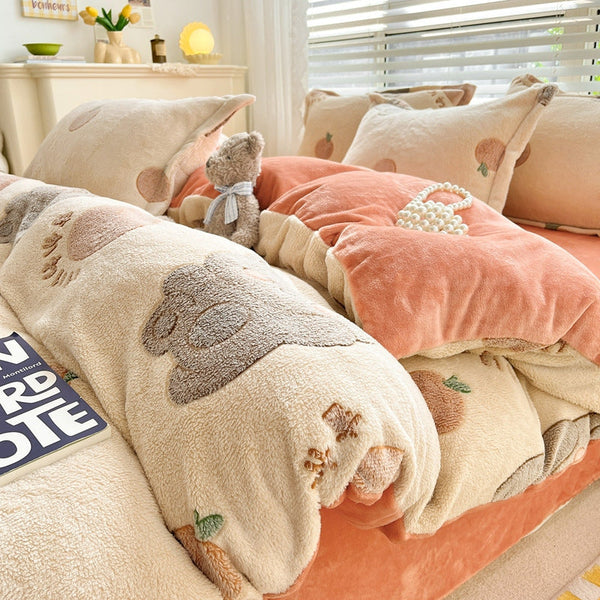 Winter coral fleece four-piece wholesale thickened warm snowflake fleece bedding Nantong flannel bed sheet quilt cover