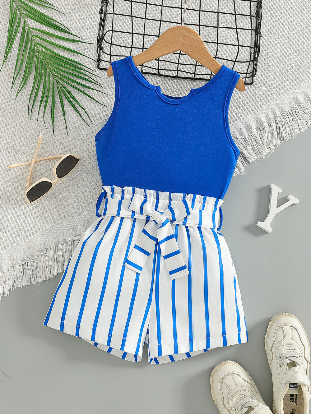 girls' summer outfit: round neck tank top with lace trim and pistachio green shorts with belt - two-piece set for kids