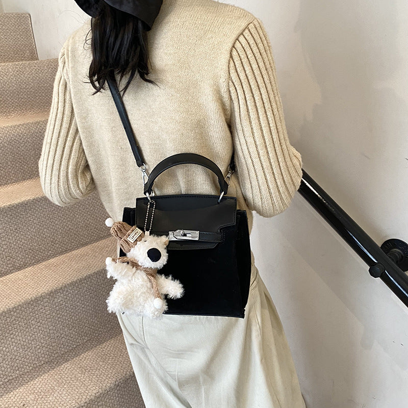 Retro niche suede bag women's 2025 new autumn and winter versatile messenger bag super fire handbag small bag