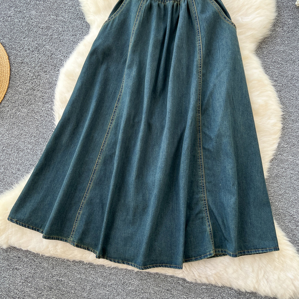 Sophisticated & chic: slim-fit denim dress with notched collar - a unique, high-end piece for women. perfect for summer : casual, flattering, and long