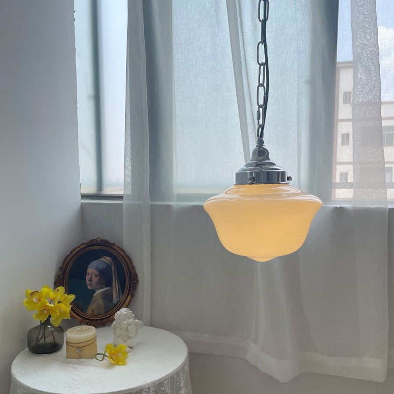 Vintage medieval American retro industrial wind cream windshield small chandelier, hotel restaurant bar aisle light