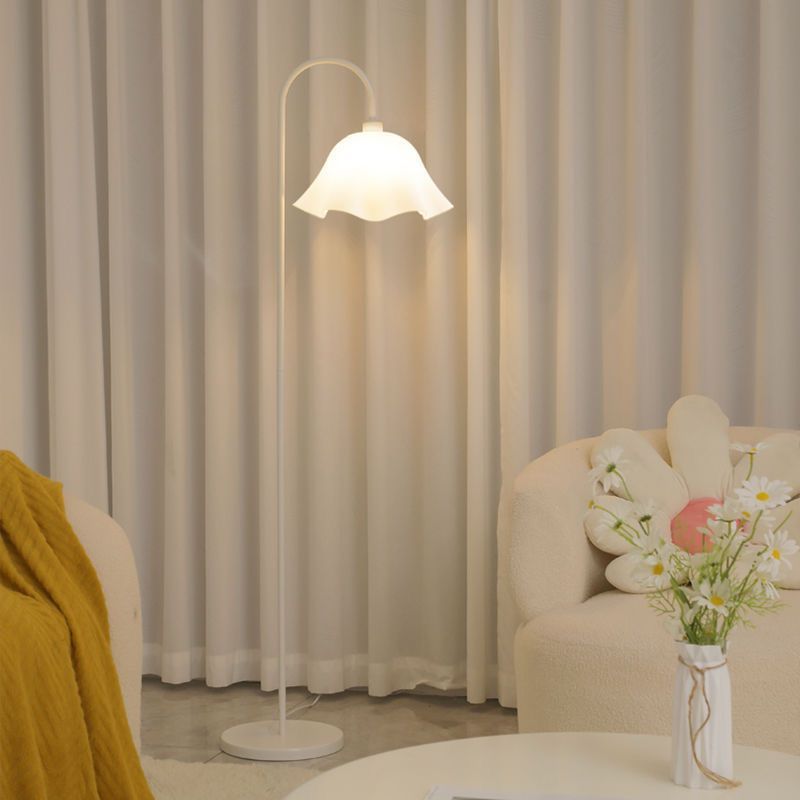 Energy-saving eye protection petal floor lamp living room study modern casual hotel bedroom bedside decorative table lamp floor lamp
