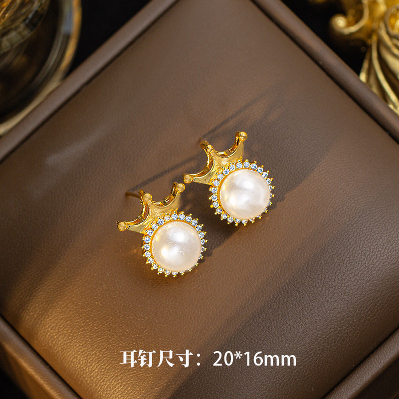 【set】bestselling titanium steel necklace for women, gold-plated copper pearl crown pendant, stud earrings, unique design, high-end jewelry set