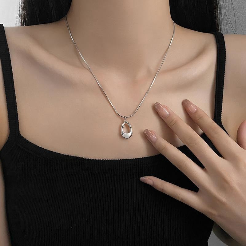 Hollow water drop metal normcore style necklace for women 2023new arrivalbest sellingniche styleaccessible luxury clavicle chaineleganteasiest for match