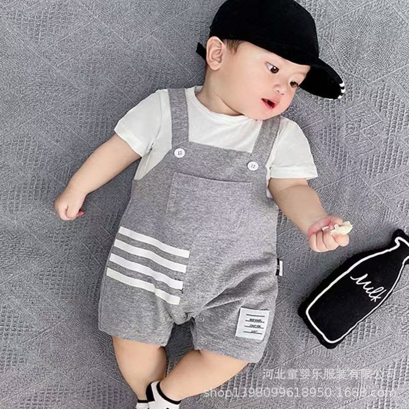 Summer short-sleeve romper for newborn baby boys - lightweight crawling suit for 0-6 months (perfect for first birthday celebrations)