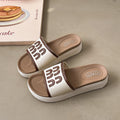 Women's flip-flops summer 2025 new fashion indoor internet celebrity outwear thick solenon-slip beach stomping on shit feeling cool slippers