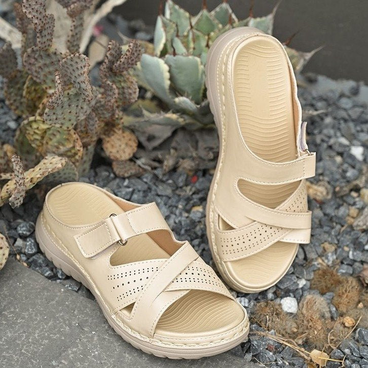 summer new arrival: women's plus-size platform slides for cross-border e-commerce. wholesale available. dropshipping to  and . (price difference: $0.67)