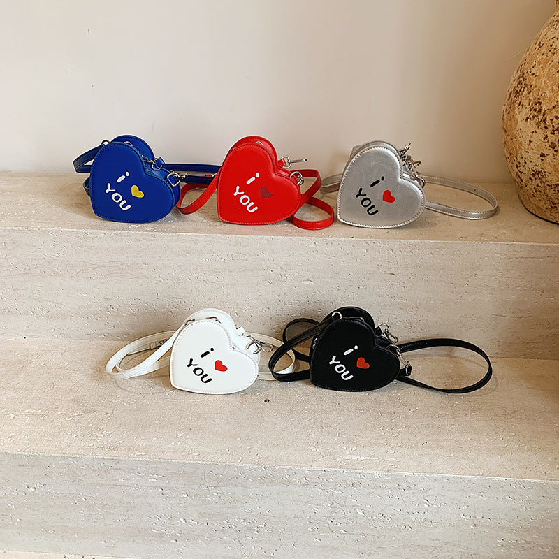 2025 summer new cute casual style small bag women's niche design sense messenger bag printed heart-shaped mouth red envelope