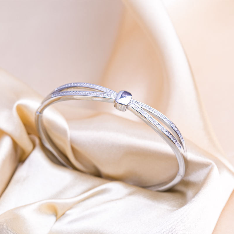 Hand jewelry for women, niche design, hot-selling bracelets, high-end minimalist inlaid versatile elegant bangles, new design jewelry