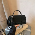 2025 fall/winter new collection: women's solid color minimalist matte shoulder bag - commute-ready, lightweight luxury crossbody tote