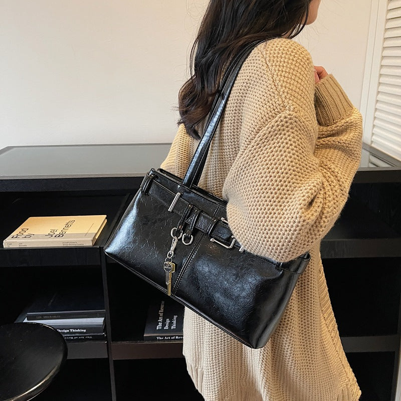 Niche style design belt buckle bag for women accessible luxury texture armpit bag 2025new arrivaleasiest for matchwork clothing work shoulder bag