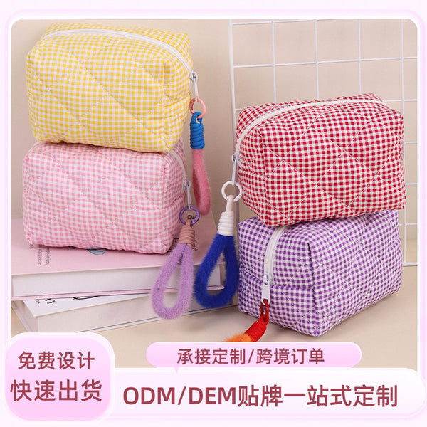 Manufacturer customizes Japanese and Korean small fresh plaid cosmetic bag, simple large-capacity cosmetic storage bag, high-value bag