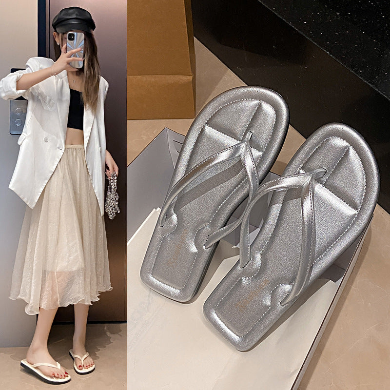 Women's flat flip-flops - new summer collection: stylish, versatile, and perfect for casual wear, beach vacations, and sunbathing