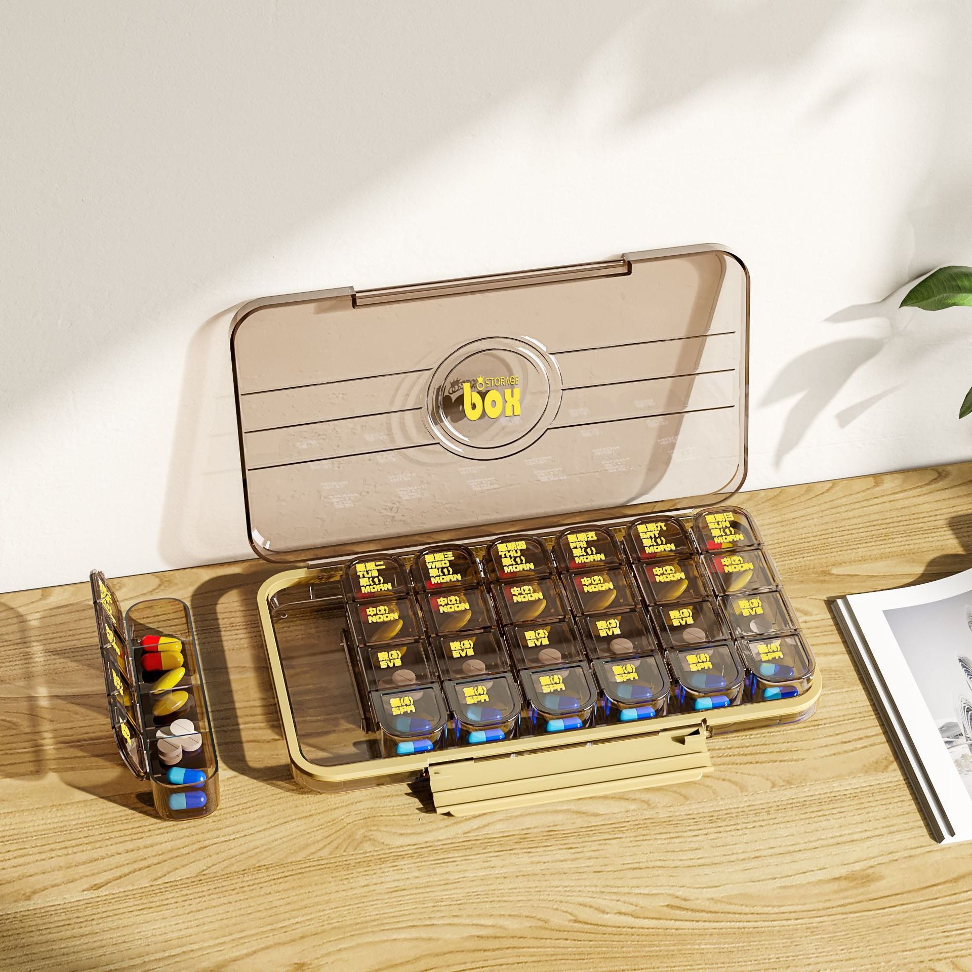 Portable seven days a week, portable, small medicine box, medicine dispenser, three meals a day, mini medicine reminder box