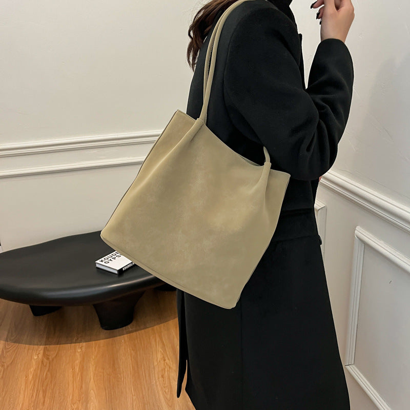 Commuting to work Large capacity tote bag Women's 2025 winter new retro fashion casual shoulder bag Premium sense