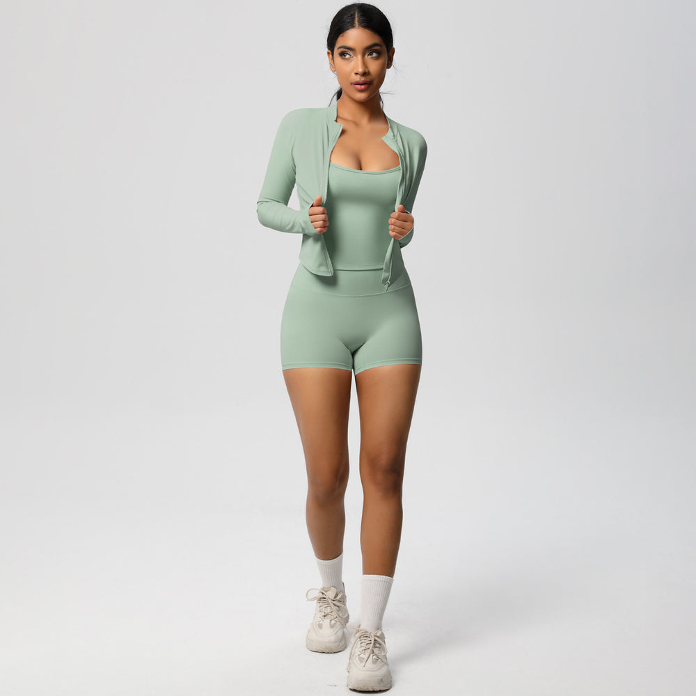 High-waisted, form-fitting, brushed yoga set. european and american style, "naked feel" quick-dry fitness outfit. three-piece set for outdoor leisure, running, and sports