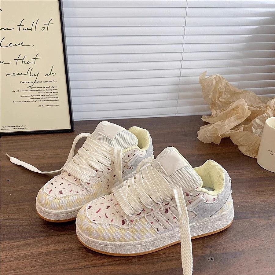 Hong kong style low-top cranberry color bread shoes for women ins trendy 2026 summer new style student easiest for match women's sneakers