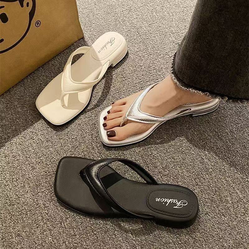 Women's flip-flops: premium style, 2026 summer collection - lightweight, flat, non-slip, vacation-ready, trendy thong sandals for beach and beyond