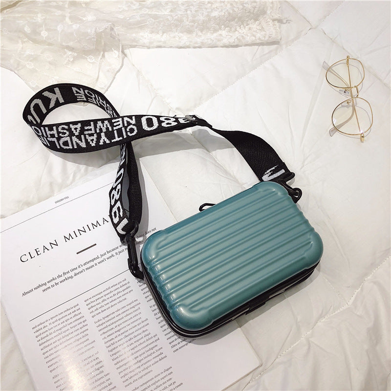 PC material hard shell enterprise gift cosmetic bag personalized portable waterproof overnight bag large-capacity storage box manufacturer